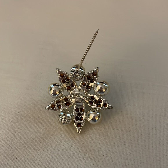 Estate jewelry Marvella brooch - Picture 4 of 8